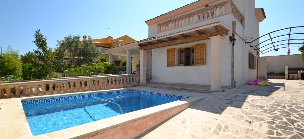 For Sale – Detached Chalet with Pool in Marratxi