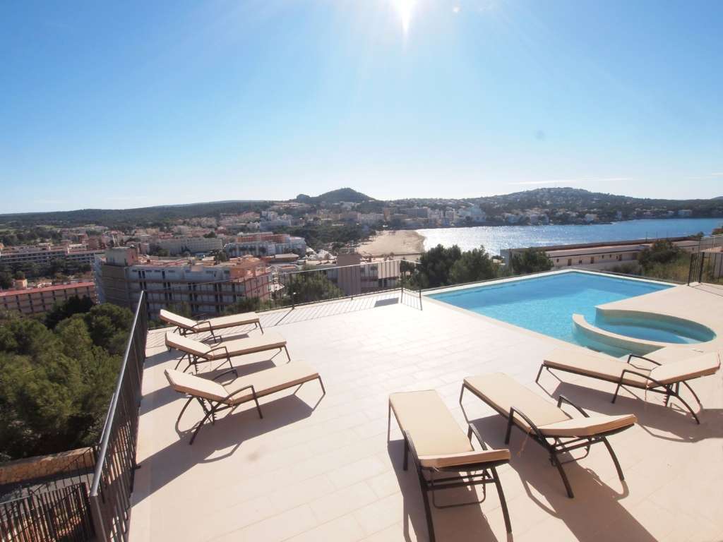 1_Luxury_villa_for_sale_in_Santa_Ponsa_with_sea_views