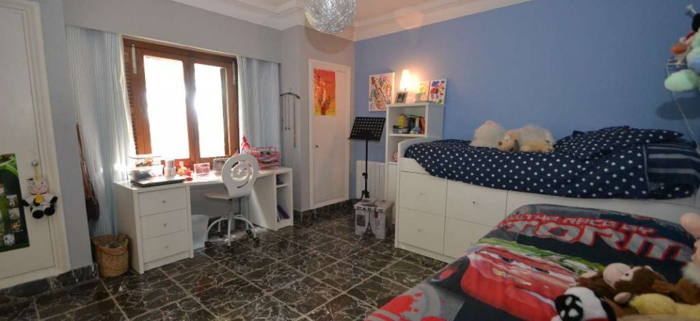 Villa with Seperate Apartment for Sale in Palmanova Mallorca – Spacious and adaptable!