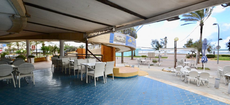 Beach Bar for Sale in Playa de Palma Front Line to the Sea – Leasehold (Traspaso) – Price Reduced!