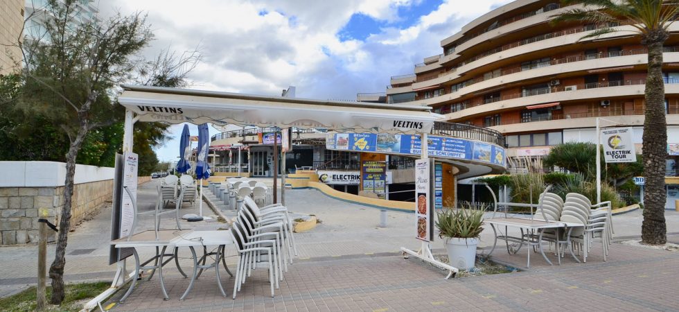 Beach Bar for Sale in Playa de Palma Front Line to the Sea – Leasehold (Traspaso) – Price Reduced!