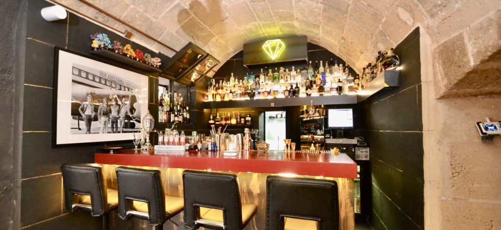 Cocktail and Tapas Bar in Palma Old Town – Leasehold (Traspaso)- Price Reduced!