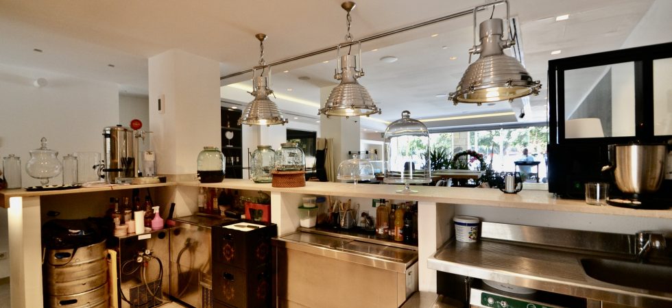 Bar Bistro for Sale in Paseo Mallorca Palma – Leasehold/Traspaso
